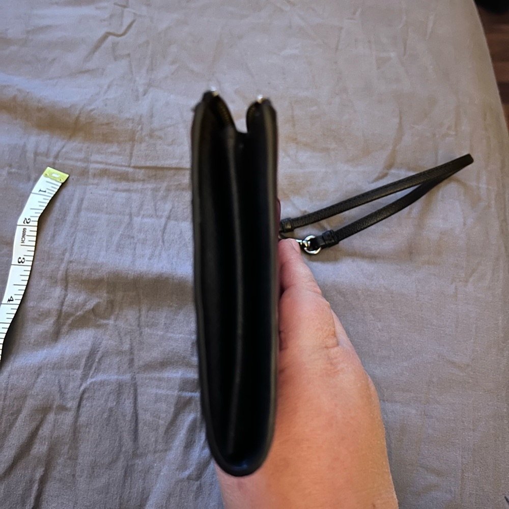 Coach wristlet - Picture 3 of 7